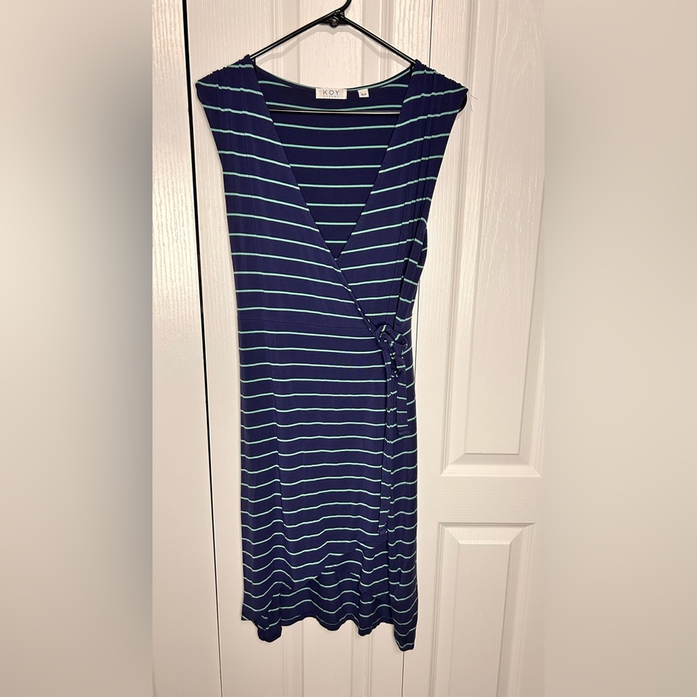 Koy Resort Women’s Blue‎ White V-Neck Short Sleeve Striped Wrap Dress SP Stretch